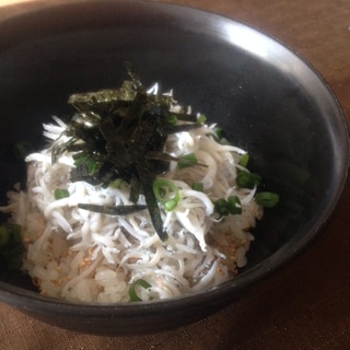 さっぱり酢飯でしらす丼♡